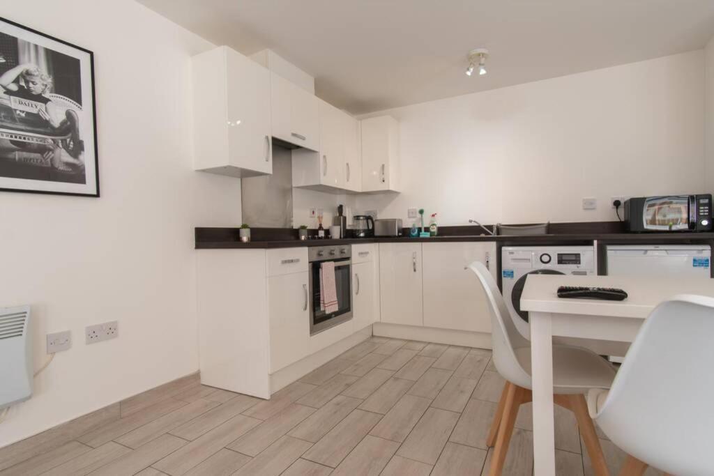 Studio ✧ High Street - Bournemouth Appartement Buitenkant foto