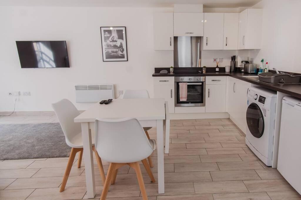 Studio ✧ High Street - Bournemouth Appartement Buitenkant foto